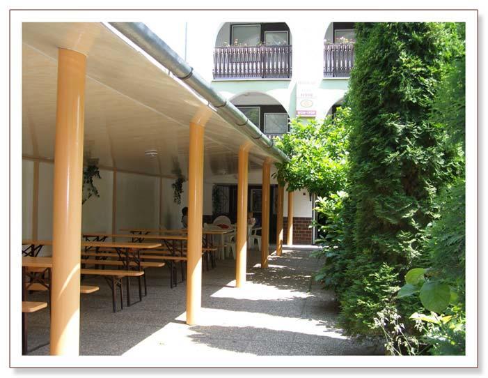 Hotel Alfa Irlyava エクステリア 写真